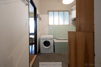 Prodej prostorného bytu 3+1 89m2 plus sklep v centru Hradce  - 13