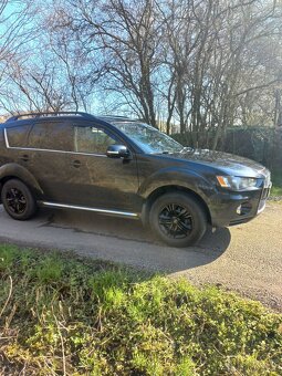 Mitsubishi Outlander - 13