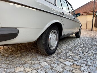Mercedes benz w123 250 - 13