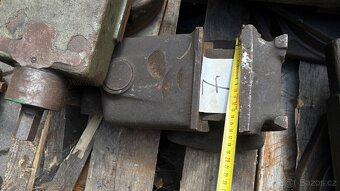 Strojní svěrák frézovací a vrtací , otočný ,naklápěcí - 13