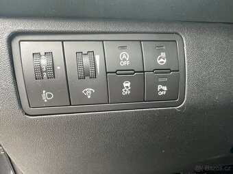 HYUNDAI iX20 1.4i 66 KW 1.MAJITEL PARK.S.VYHŘ.SEDADLA+VOLANT - 13