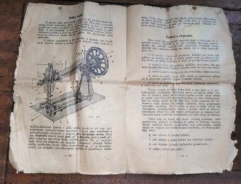 Starožitný šicí stroj Lada. funkční - 13