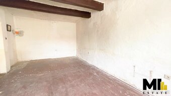 Prodej rodinného domu o velikosti 270 m2 na pozemku 833 m2 v - 13