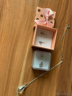 Sbírka bižuterie se Swarovski + stříbrné šperky, dětské náuš - 13