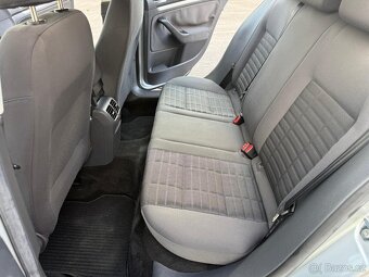 VW GolfV 1.4i 59kw 7/2007 JEN 126.340km 1.maj digi klima - 13