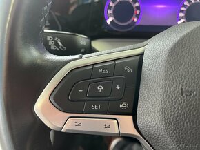 Volkswagen Golf 8 1.0 TSI 81 kW,1.MAJITEL,ČR,SERVISKA - 13