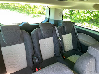 Ford Tourneo Custom 8 míst - 13