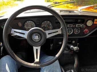 Triumph Spitfire 1300 MK IV Soft Top z roku 1972 - 13