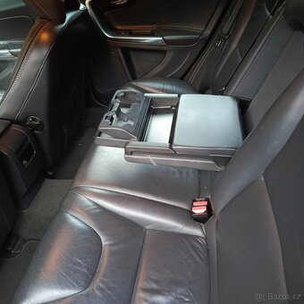 Volvo V60 D4 120kw - 13