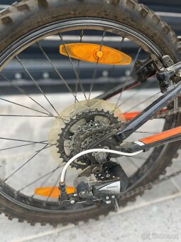 Prodám MTB dětské kolo Felt Q20S černá, 7 rychlostí - 13