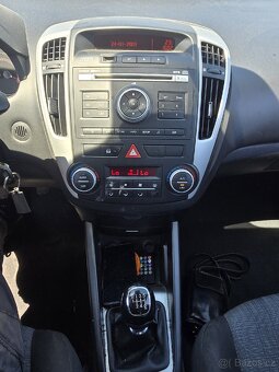 Kia Ceed 1.6 CRDi, 66kw, nová STK. Rok 2011. - 13