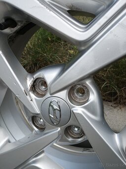 Originální ALU kola Hyundai i10 R15 + zimní pneu - 13