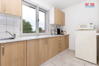 Prodej rodinného domu, 6+2, 1285 m², Bukovka - 13