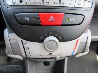 Toyota Aygo 1.0i 50kW, Servisní kniha, nová STK, Klima - 13