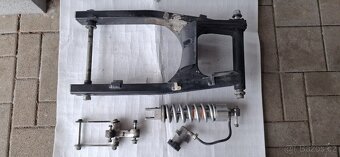 SUZUKI DL 650 Vstrom - 13