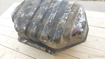 Nissan Patrol Y61 -  Nádrž paliva Wagoon - 13