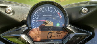 Honda CBR 125 R nové obě pneu, nová stk - 13
