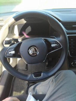Škoda Superb 2.0 Nájezd 32500 km - 13