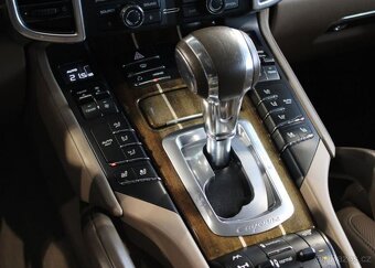 Porsche Cayenne V8 GTS BOSE / SportChrono / Fu benzín - 13