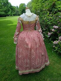 Dámské historické šaty - 13