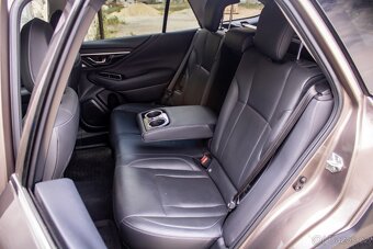 Subaru Outback 2.5i ES Premium AWD - 13