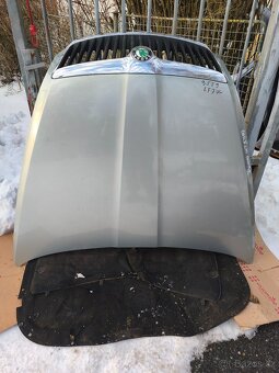 Skoda Octavia 2 facelift - předni kapota - 13