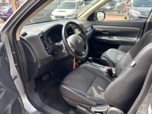 Mitsubishi Outlander - 13