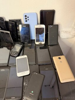 MIX 100ks dotykových telefonů - 13