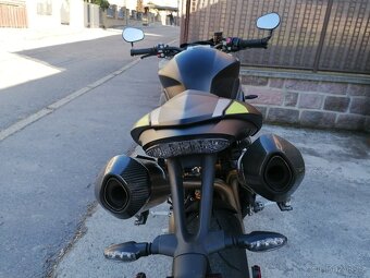 TRIUMPH Speed Triple RS 1050 - 13