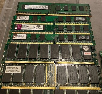 Paměti RAM do PC, typu DDR, DDR2 a DDR3, uvedená cena za vše - 13