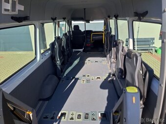 Volkswagen Crafter 2.0 TDI invalid bus MAXI, odpočet DPH - 13