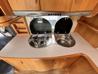 Karavan Hobby 495 Ufe excellent předstan nosič kol mover - 13