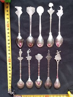 Sběratelské lžičky, vidličky, nože - celkem 106 ks - 13