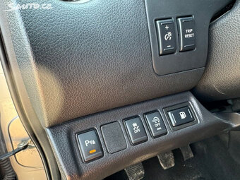 Nissan Navara, 2.3,140KW,1.MAJITEL,SERVIS.KN. - 13