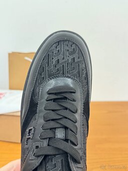 CHRISTIAN LOUBOUTIN - 13