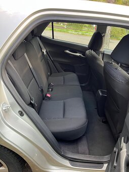 Toyota Auris, benzin, benzin, objem 1329, 74 kw - 13