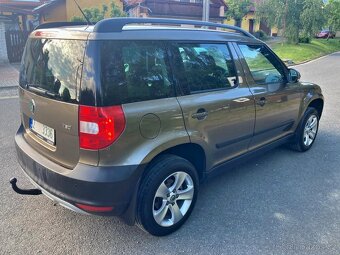 ŠKODA YETI 1.2TSi 2010 ALU, KLIMA, TAŽNÉ, 119.000km, 2x KOLA - 13