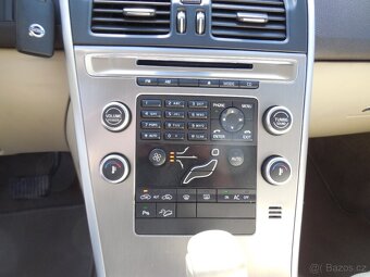 Prodám Volvo XC60, 2.4 D5 136kw 4x4 Automat Tažné - 13