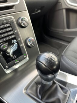 Volvo S60 2012 D3 Momentum - 13