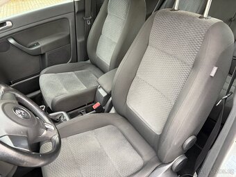 Volkswagen Golf Plus 1.6 TDI 2009 manuál - 13