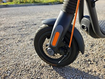 Elektrická koloběžka Ninebot KickScooter F2 Pro E by Segway - 13