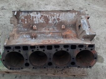 Prodám blok motoru na kirovec K-700 Yamz 238 - 13