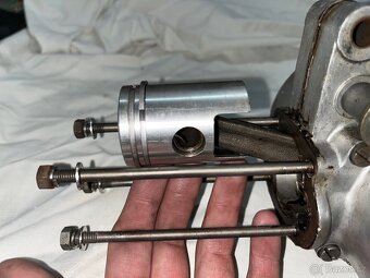 Motor Jawa pionýr - 13