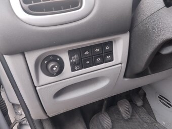 Citroen Xsara Picasso 1.6 80kW 2006 dobrá - 13