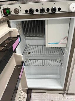 Karavan CHATEAU 380 - 13