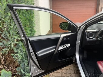 Toyota RAV4 Hybrid, 2,5  e-CVT 145 kW AWD Selection - 13