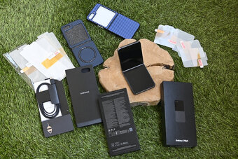 Samsung Galaxy Z Flip5 8GB/512GB v záruce - 13