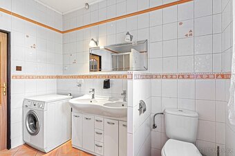 Prodej rodinného domu 5+kk s garáží, ul. U nové dálnice 703, - 13
