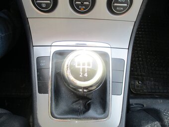 VW PASSAT 1,9TDI 77kw Tažné Klima 05/2007 CZauto - 13