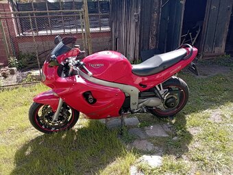 Triumph sprint 955i ST - 13